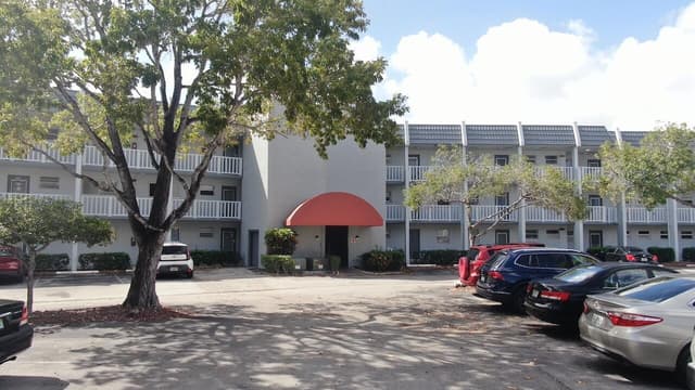 6570 Royal Palm Boulevard # 106j, Margate FL 33063 - Margate, FL - Photo 2