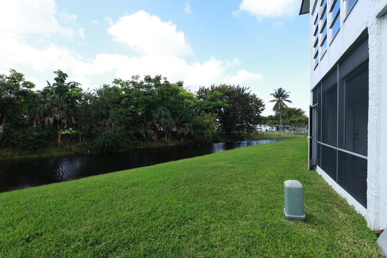6570 Royal Palm Boulevard # 106j, Margate FL 33063 - Margate, FL - Photo 1