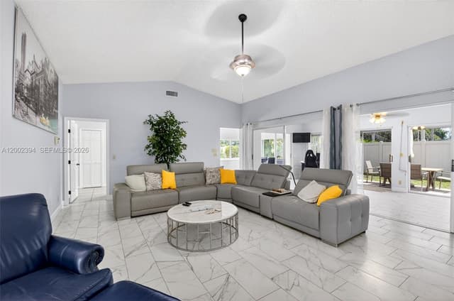 10982 S Greentrail Dr S, Boynton Beach FL 33436 - Boynton Beach, FL - Photo 2
