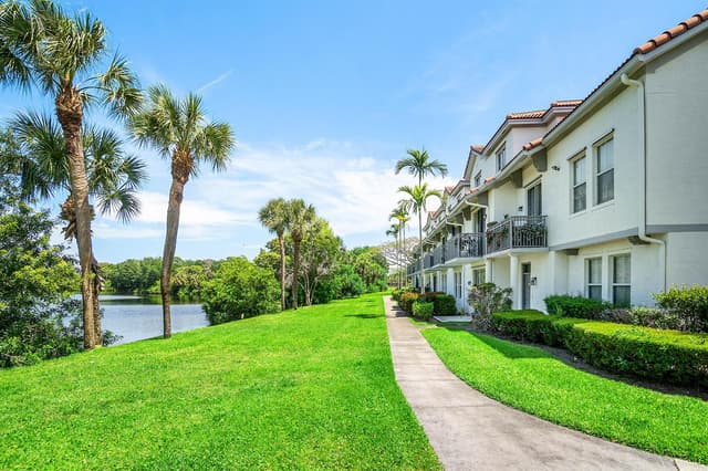 2052 Alta Meadows Lane Apt 2212, Delray Beach FL 33444 - Delray Beach, FL - Photo 3