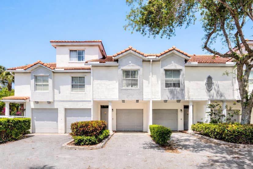 2052 Alta Meadows Lane Apt 2212, Delray Beach FL 33444