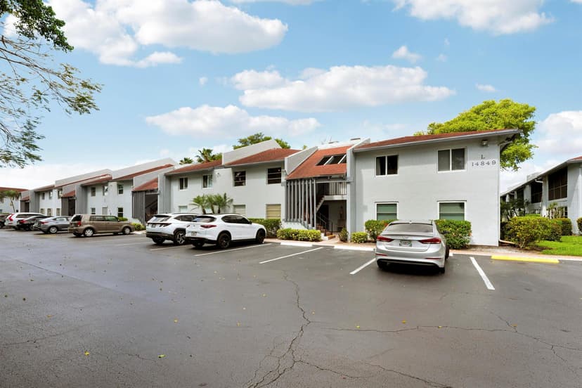 14849 Cumberland Drive # 2070, Delray Beach FL 33446