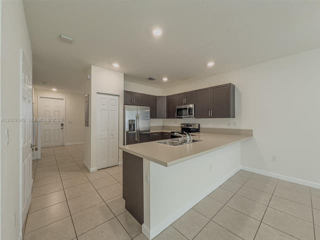 10629 W 32nd Ln, Miami Lakes FL 33018 - Miami Lakes, FL - Photo 7