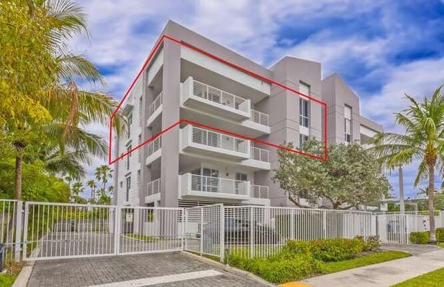 51 SE 19th Avenue # 401, Deerfield Beach FL 33441 - Deerfield Beach, FL - Photo 2