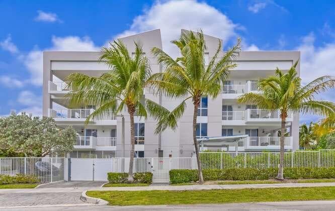 51 SE 19th Avenue # 401, Deerfield Beach FL 33441 - Deerfield Beach, FL - Photo 1