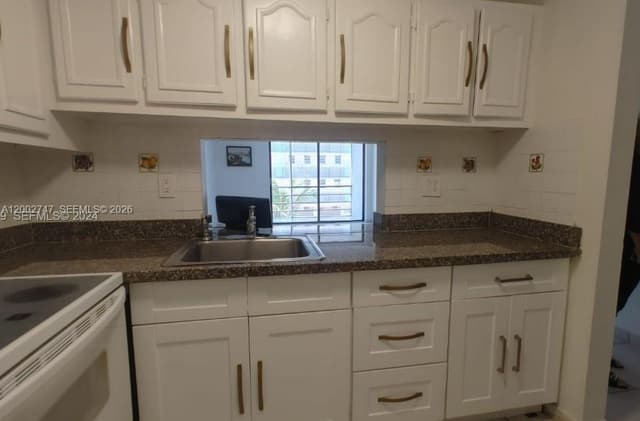 2935 NE 163rd St # 4Q, North Miami Beach FL 33160 - North Miami Beach, FL - Photo 5