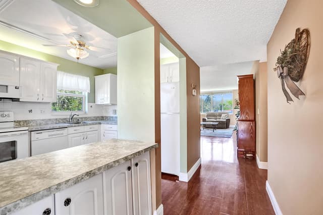 6670 Royal Palm Boulevard # K, Margate FL 33063 - Margate, FL - Photo 3