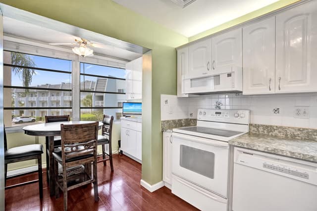 6670 Royal Palm Boulevard # K, Margate FL 33063 - Margate, FL - Photo 5