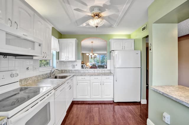 6670 Royal Palm Boulevard # K, Margate FL 33063 - Margate, FL - Photo 4