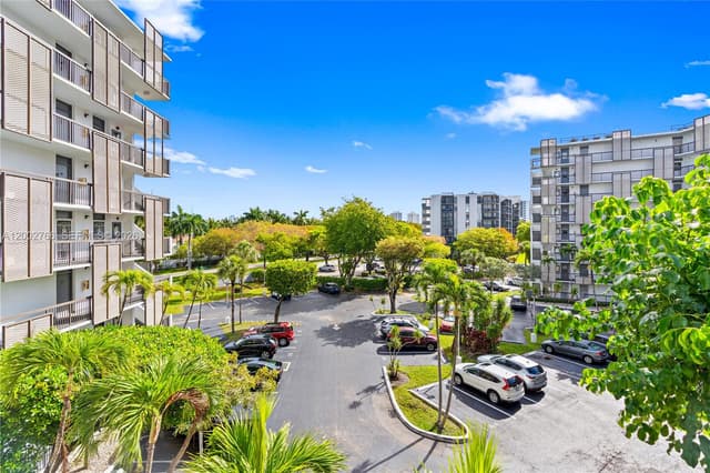 20500 W Country Club Dr # 405, Aventura FL 33180 - Aventura, FL - Photo 2