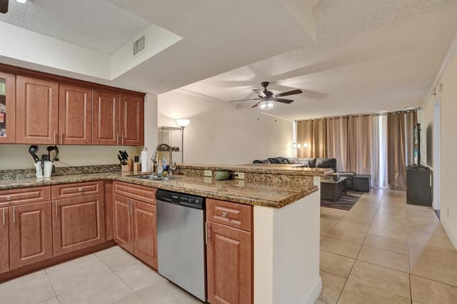 8266 NW 24th Street, Coral Springs FL 33065 - Coral Springs, FL - Photo 5