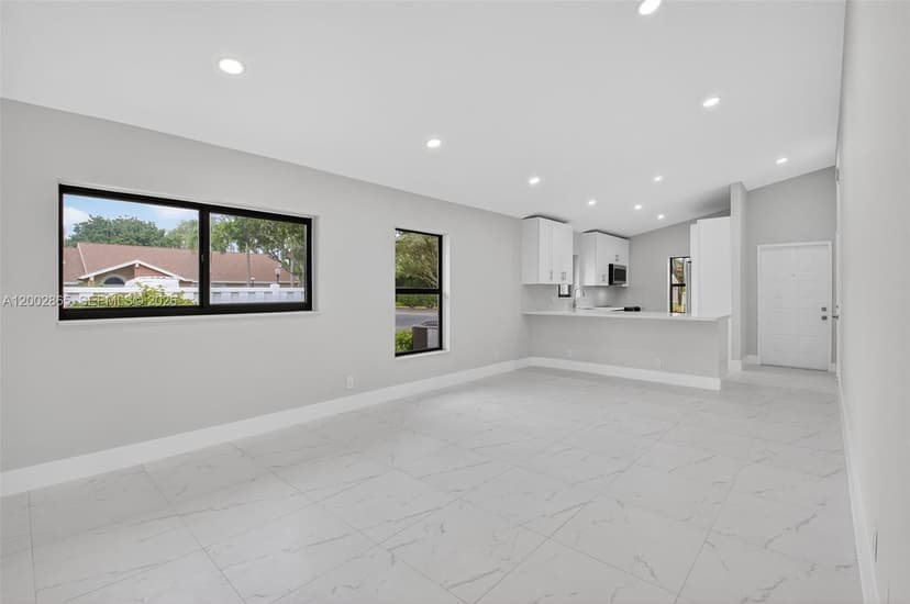 8067 Summerbreeze Ln, Boca Raton FL 33496