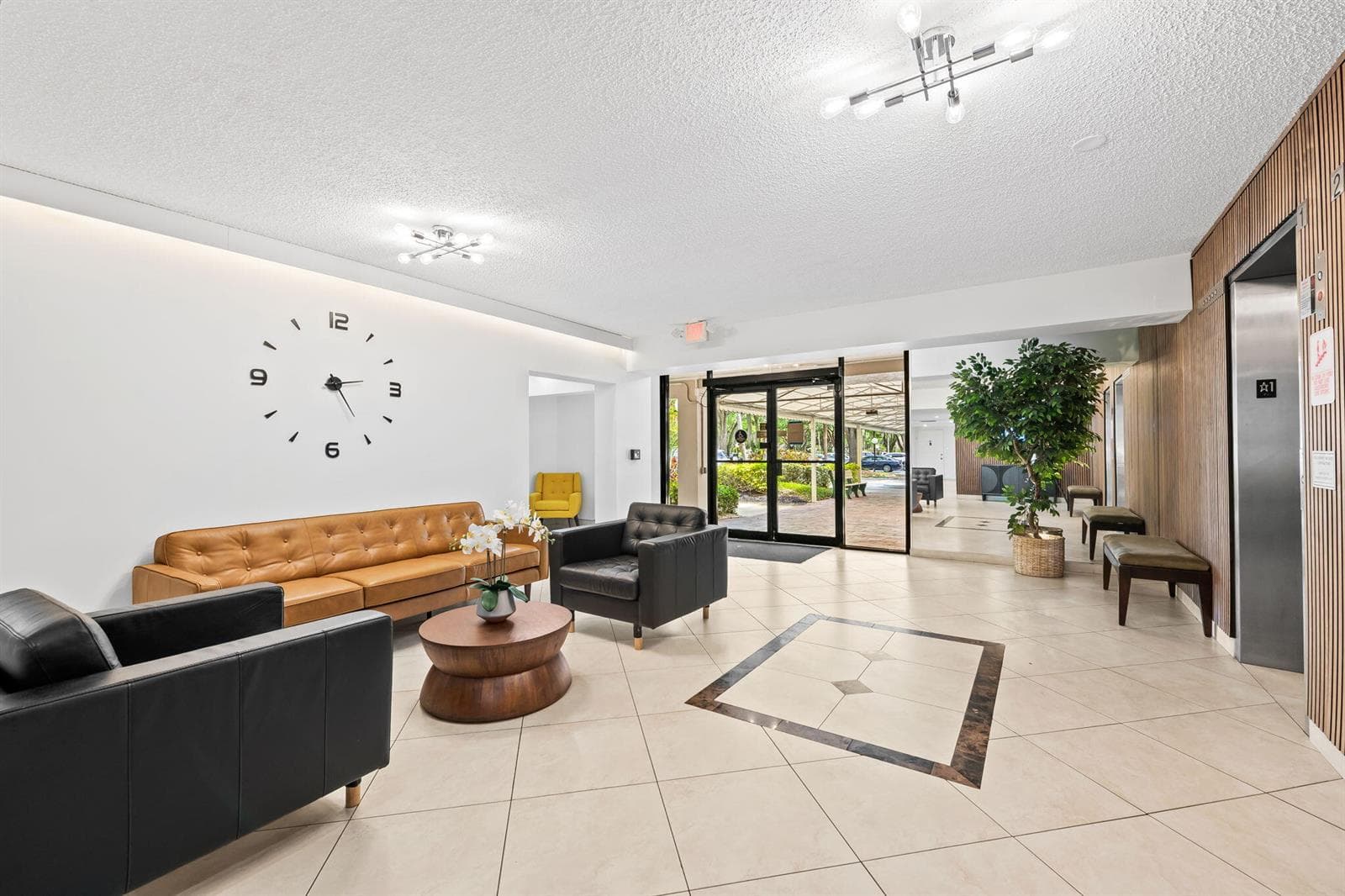 3960 Oaks Clubhouse Drive # 304, Pompano Beach FL 33069 - Pompano Beach, FL - Photo 1