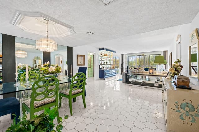 3960 Oaks Clubhouse Drive # 304, Pompano Beach FL 33069 - Pompano Beach, FL - Photo 4