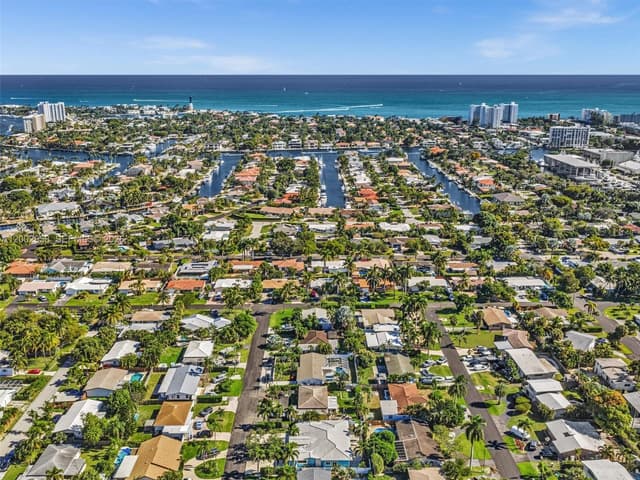 2051 NE 25th Ave, Pompano Beach FL 33062 - Pompano Beach, FL - Photo 6