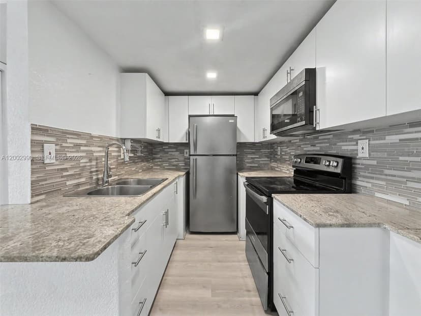 606 W 81st St # 120, Hialeah FL 33014