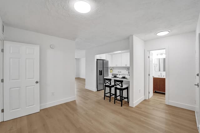 7300 NW 17th Street # 305, Plantation FL 33313 - Plantation, FL - Photo 3