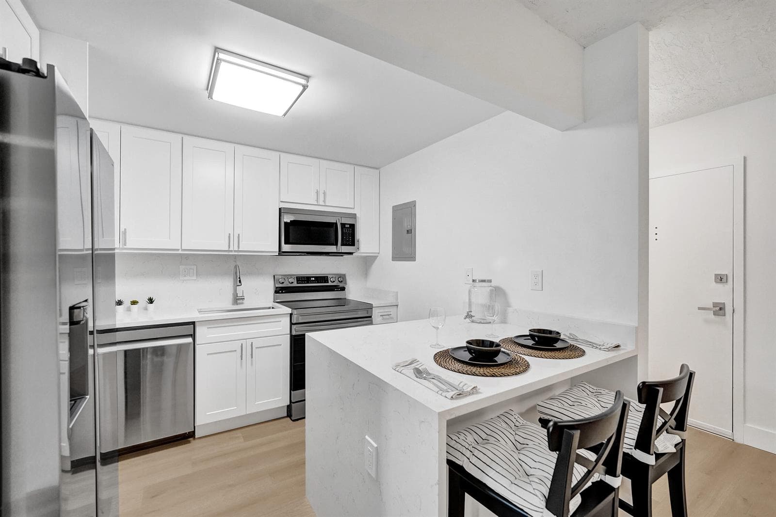 7300 NW 17th Street # 305, Plantation FL 33313 - Plantation, FL - Photo 1
