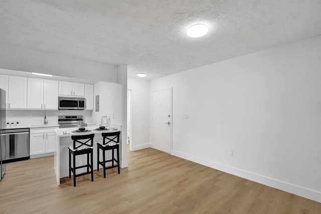 7300 NW 17th Street # 305, Plantation FL 33313 - Plantation, FL - Photo 4