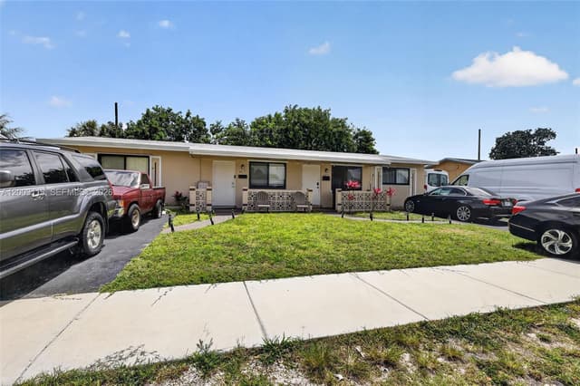 5814 Cleveland St, Hollywood FL 33021 - Hollywood, FL - Photo 2