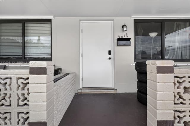 5814 Cleveland St, Hollywood FL 33021 - Hollywood, FL - Photo 4