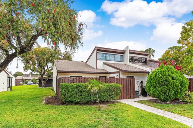 1875 Abbey Road, West Palm Beach FL 33415 - West Palm Beach, FL - Photo 2