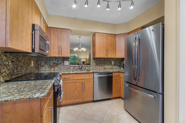 6515 Kensington Lane # 201, Delray Beach FL 33446 - Delray Beach, FL - Photo 4