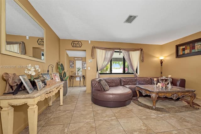2630 Everglades Dr, Miramar FL 33023 - Miramar, FL - Photo 5