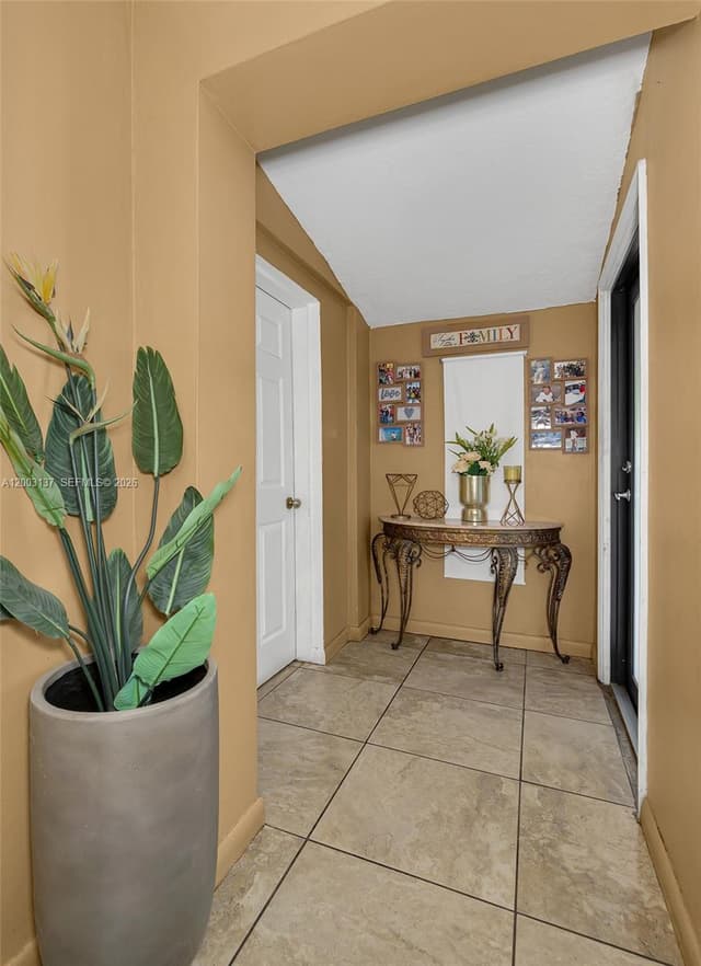 2630 Everglades Dr, Miramar FL 33023 - Miramar, FL - Photo 4