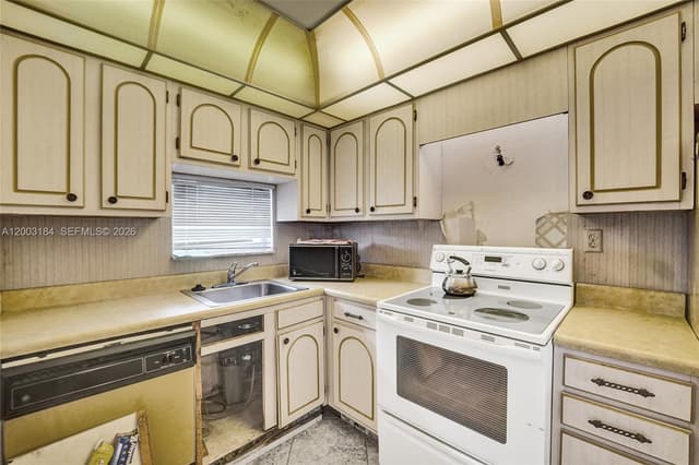 811 S Hollybrook Dr # 207, Pembroke Pines FL 33025 - Pembroke Pines, FL - Photo 3