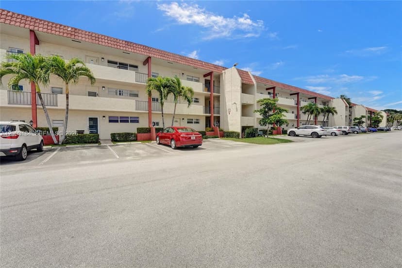 811 S Hollybrook Dr # 207, Pembroke Pines FL 33025