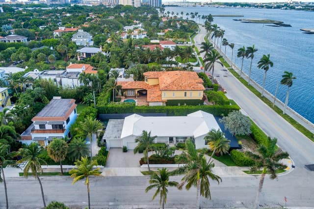 185 Almeria Road, West Palm Beach FL 33405 - West Palm Beach, FL - Photo 2