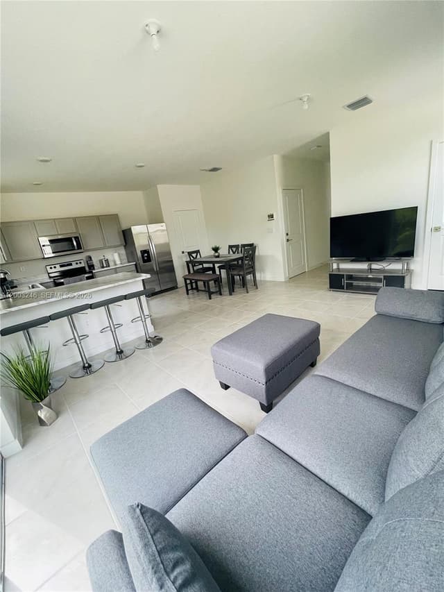 916 SE 19th St # 916, Homestead FL 33034 - Homestead, FL - Photo 2