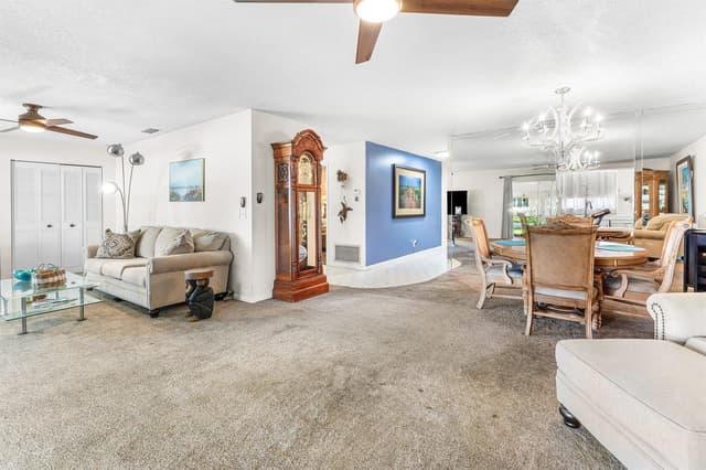 852 Salem Lane, Lake Worth FL 33467 - Lake Worth, FL - Photo 4