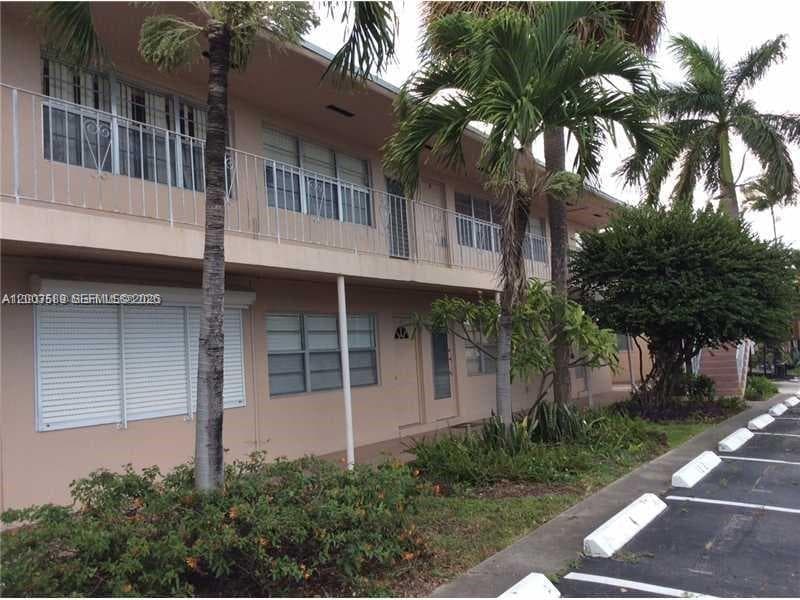 230 SW 11th Ave # 14, Hallandale Beach FL 33009