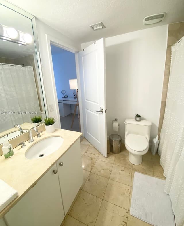 170 SE 14th St # 1504, Miami FL 33131 - Miami, FL - Photo 6