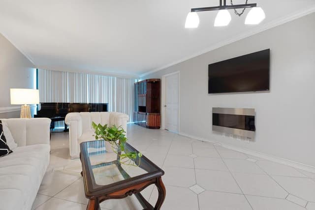 2400 Presidential Way # 1206, West Palm Beach FL 33401 - West Palm Beach, FL - Photo 2