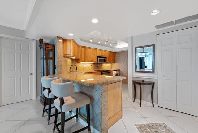 2400 Presidential Way # 1206, West Palm Beach FL 33401 - West Palm Beach, FL - Photo 5