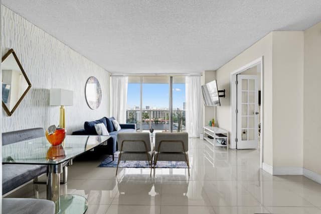 3675 N Country Club Drive # 2401, Aventura FL 33180 - Aventura, FL - Photo 2