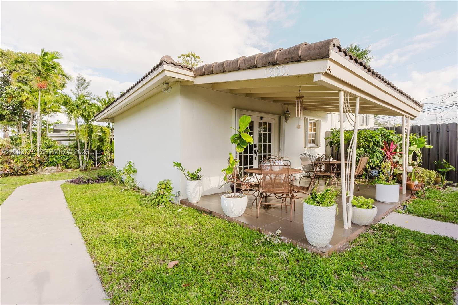1300 NE 204th St, Miami FL 33179