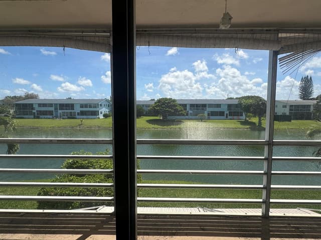 72 Northampton D, West Palm Beach FL 33417 - West Palm Beach, FL - Photo 2