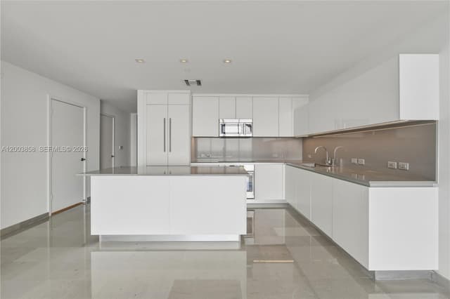 88 SW 7th St # 3710, Miami FL 33130 - Miami, FL - Photo 5