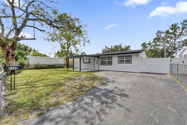 6442 Oak St, Hollywood FL 33024 - Hollywood, FL - Photo 2