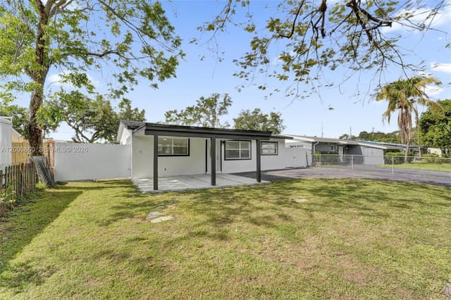 6442 Oak St, Hollywood FL 33024 - Hollywood, FL - Photo 4