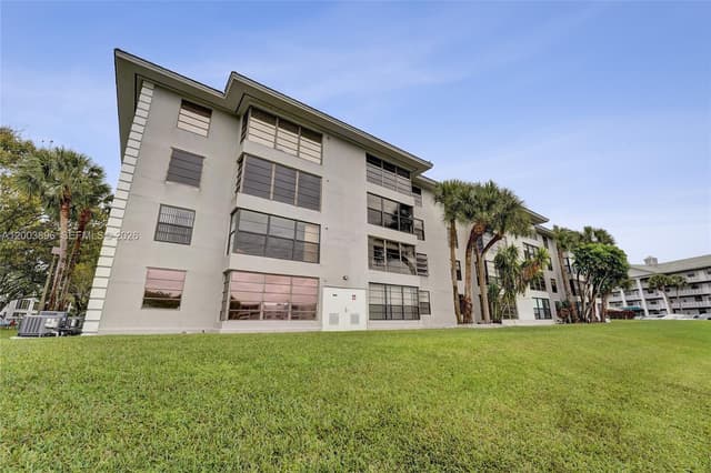 1530 Whitehall Dr # 302, Davie FL 33324 - Davie, FL - Photo 3