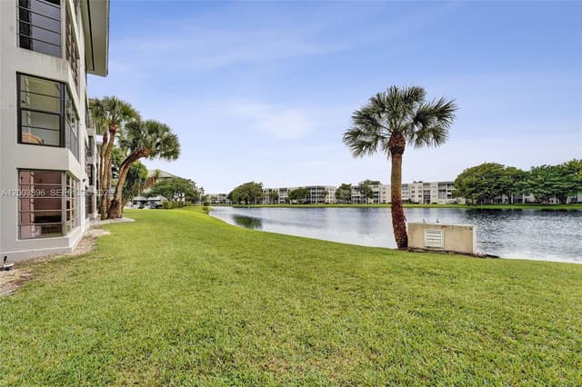 1530 Whitehall Dr # 302, Davie FL 33324 - Davie, FL - Photo 4