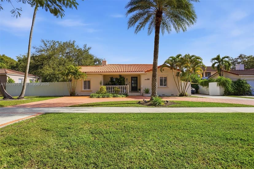 565 South Dr, Miami Springs FL 33166