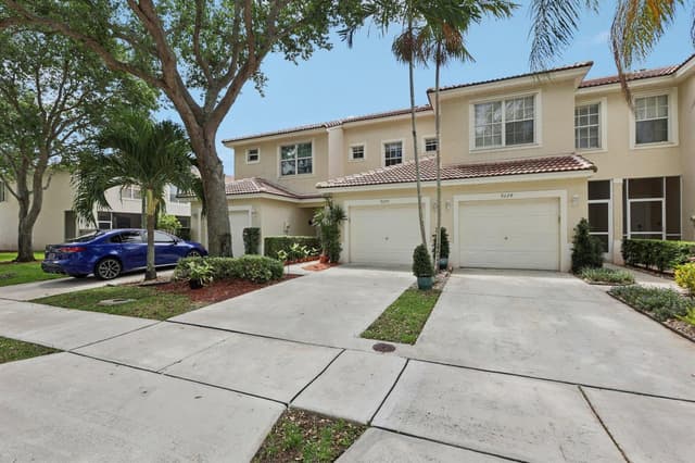 9070 Tremezzo Lane, Boynton Beach FL 33472 - Boynton Beach, FL - Photo 2