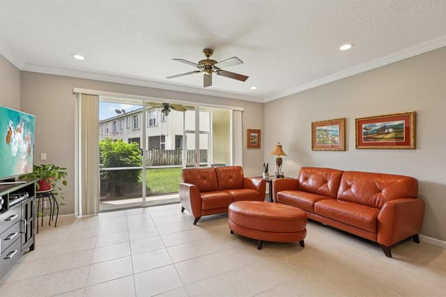 9070 Tremezzo Lane, Boynton Beach FL 33472 - Boynton Beach, FL - Photo 6