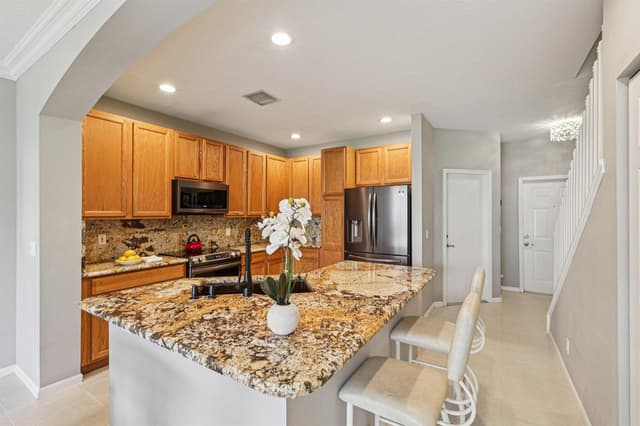 9070 Tremezzo Lane, Boynton Beach FL 33472 - Boynton Beach, FL - Photo 4